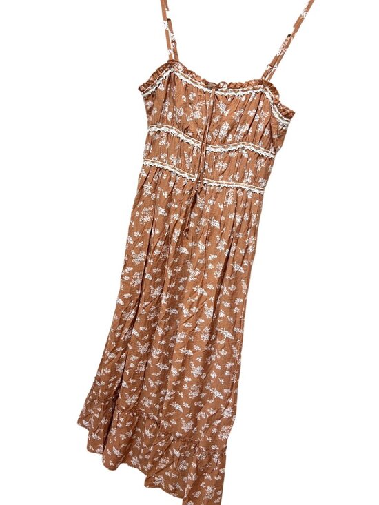 Sincerely Jules Dresses & Skirts - Sincerely Jules NWT Floral Smocked Maxi Dress With Adjustable Straps & Lace Deta